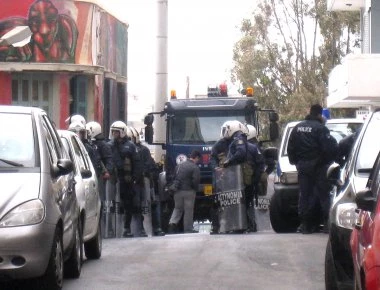 Κ.Παπακώστα προς αστυνομικούς μετά το νέο ξυλοδαρμό τους: «Να προσέχετε τον εαυτό σας»!